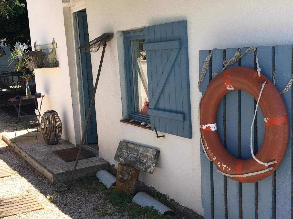 Cabanon De Pecheur En Bord De Lagune Сет Экстерьер фото